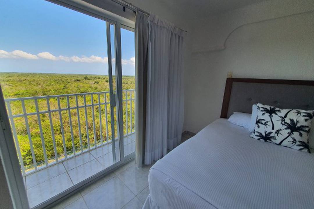 Superior jungle adventure rooms with a king size bed Coral Princess Hotel & Dive Resort Cozumel Superior jungle adventure rooms with a king size bed Coral Princess Hotel & Dive Resort Cozumel
