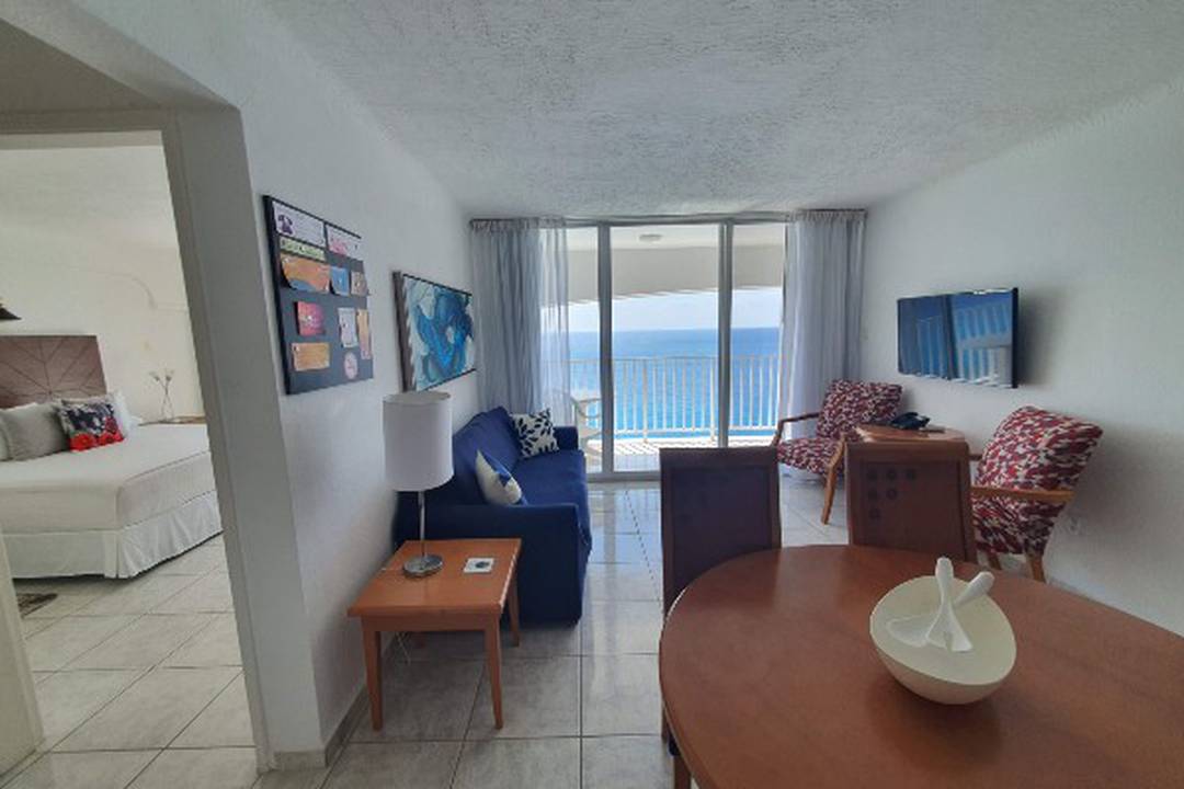 One-bedroom suites with a king size bed Coral Princess Hotel & Dive Resort Cozumel One-bedroom suites with a king size bed Coral Princess Hotel & Dive Resort Cozumel